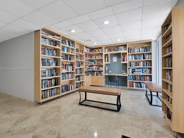 1500 S Ocean Dr # 9J, Hollywood FL 33019