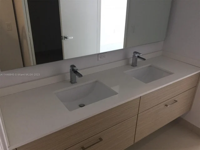 600 NE 27 ST # 2304, Miami FL 33137