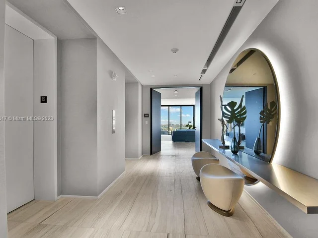 1000 Biscayne Blvd # 1901, Miami FL 33132