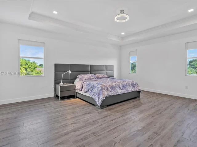 35 NW 121st Ct, Miami FL 33182