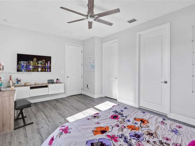 35 NW 121st Ct, Miami FL 33182