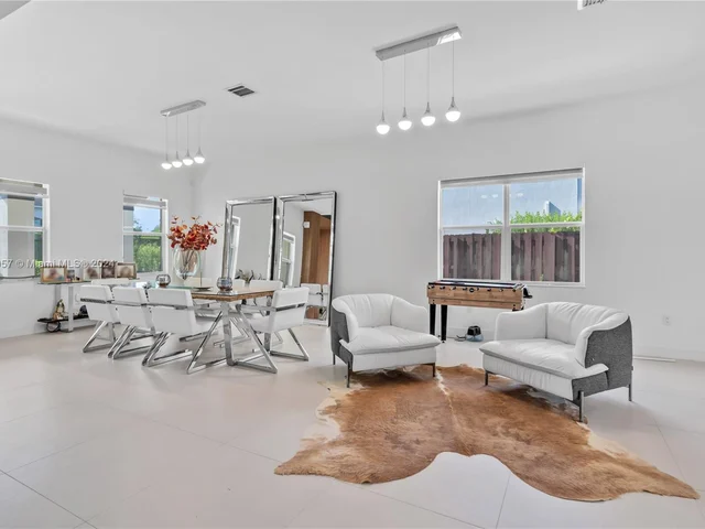 35 NW 121st Ct, Miami FL 33182