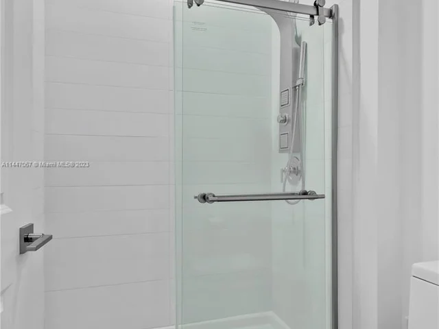 35 NW 121st Ct, Miami FL 33182