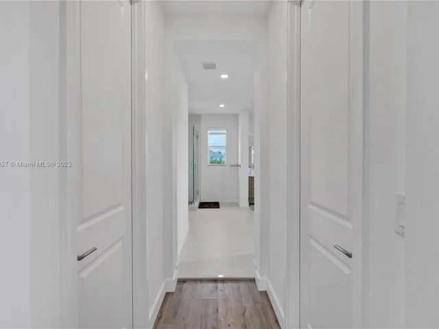 35 NW 121st Ct, Miami FL 33182