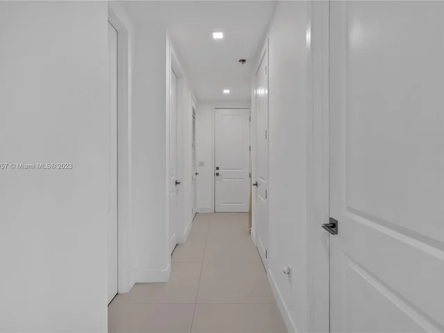 35 NW 121st Ct, Miami FL 33182