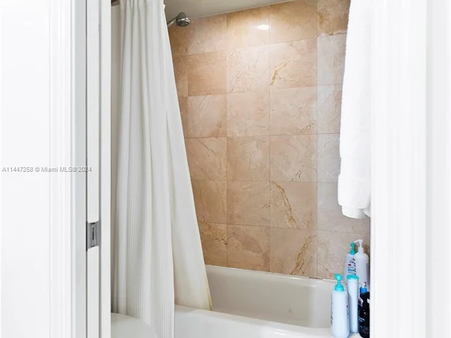 6917 Collins Ave # 1512, Miami Beach FL 33141