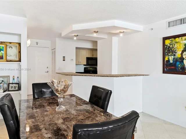 6917 Collins Ave # 1512, Miami Beach FL 33141