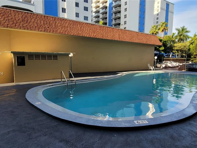 5055 NW 7th St # 610, Miami FL 33126