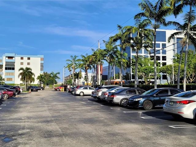 5055 NW 7th St # 610, Miami FL 33126