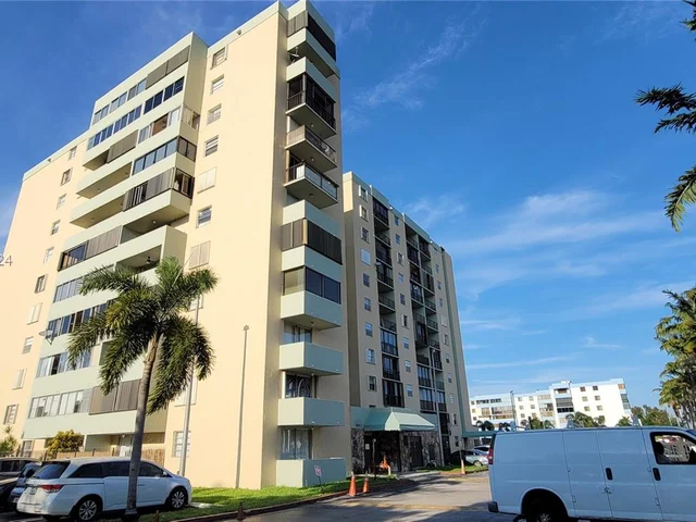5055 NW 7th St # 610, Miami FL 33126