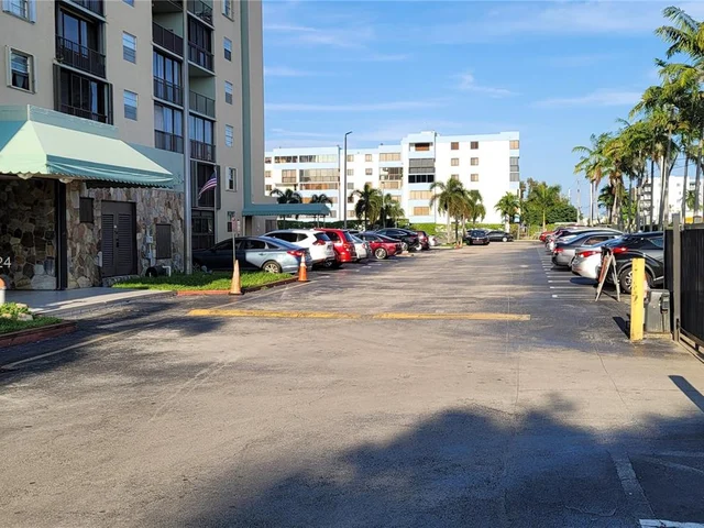 5055 NW 7th St # 610, Miami FL 33126