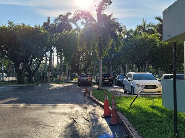 5055 NW 7th St # 610, Miami FL 33126