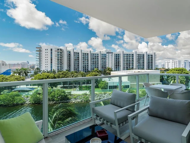 3330 NE 190th St # 516, Aventura FL 33180