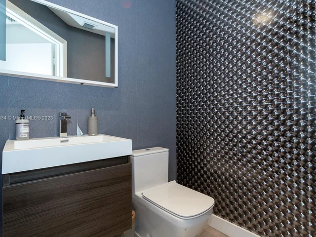 3330 NE 190th St # 516, Aventura FL 33180