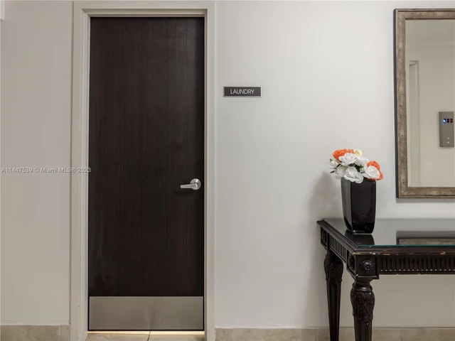 2801 NE 183rd St # 1909W, Aventura FL 33160