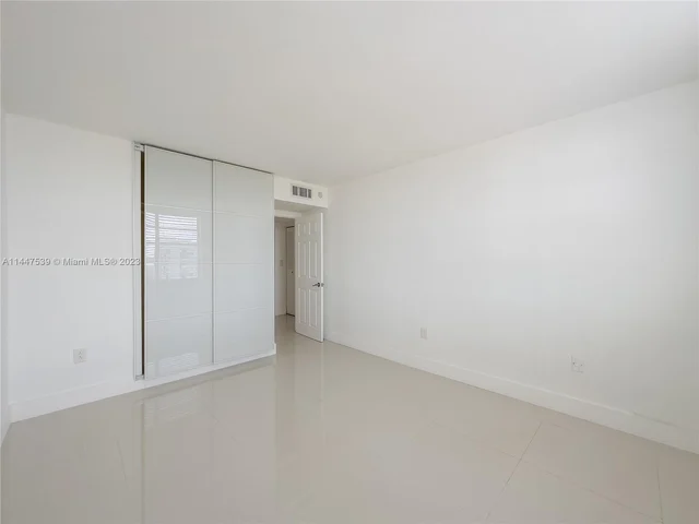 2801 NE 183rd St # 1909W, Aventura FL 33160