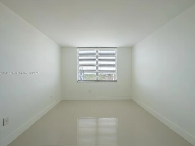 2801 NE 183rd St # 1909W, Aventura FL 33160