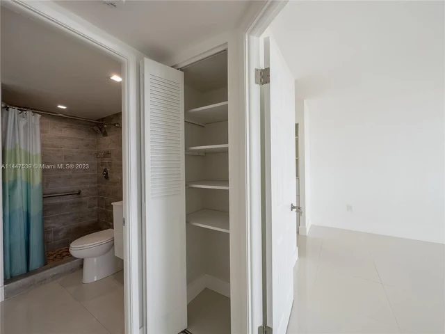 2801 NE 183rd St # 1909W, Aventura FL 33160