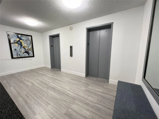 137 Golden Isles Dr # 1110, Hallandale Beach FL 33009