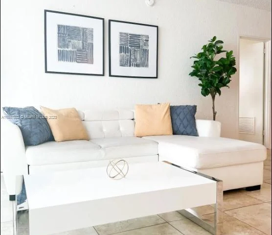 4001 S Ocean Dr # 4B, Hollywood FL 33019