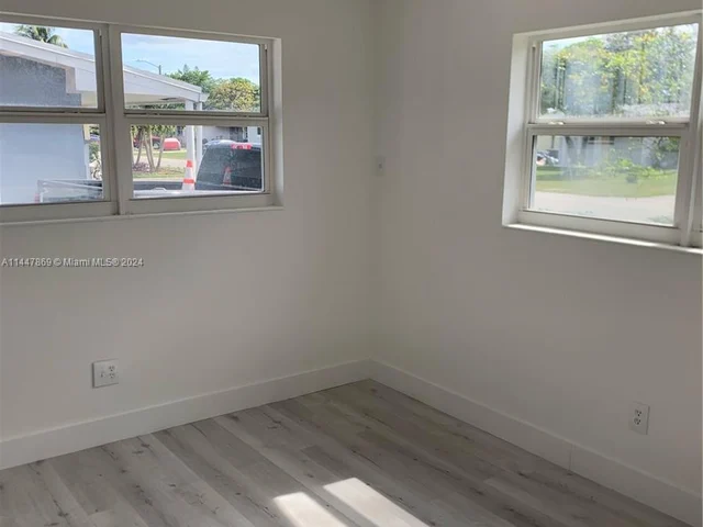 1001 NW 89th Avenue, Pembroke Pines FL 33024