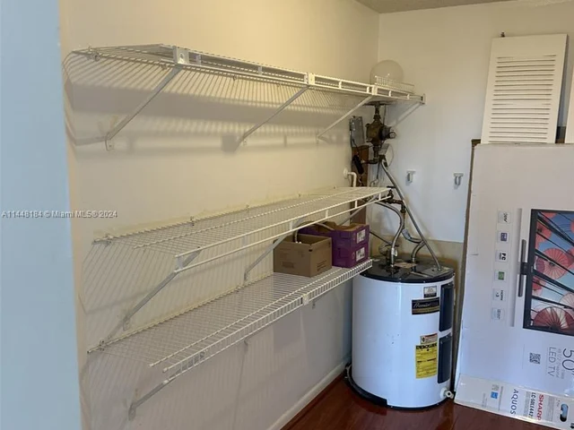 8290 Lake Dr # 544, Doral FL 33166