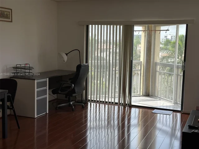 8290 Lake Dr # 544, Doral FL 33166