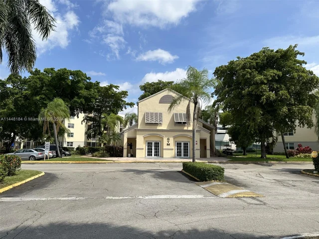 8290 Lake Dr # 544, Doral FL 33166