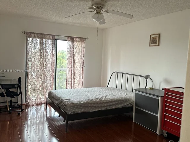 8290 Lake Dr # 544, Doral FL 33166