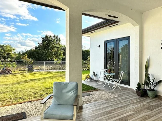 19526 SW 325th Ln, Homestead FL 33030