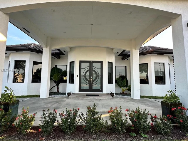 19526 SW 325th Ln, Homestead FL 33030