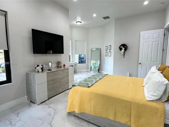 19526 SW 325th Ln, Homestead FL 33030