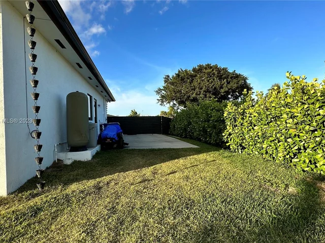 19526 SW 325th Ln, Homestead FL 33030