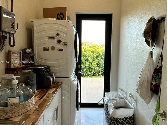 19526 SW 325th Ln, Homestead FL 33030