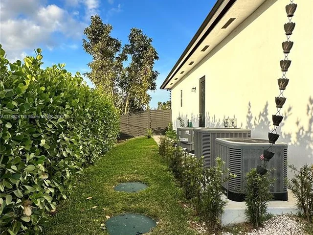 19526 SW 325th Ln, Homestead FL 33030