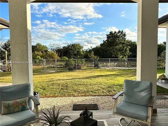 19526 SW 325th Ln, Homestead FL 33030