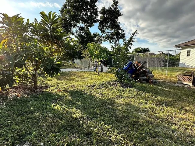 19526 SW 325th Ln, Homestead FL 33030