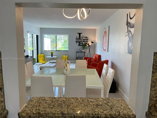 153 Lakeview Dr # 201, Weston FL 33326