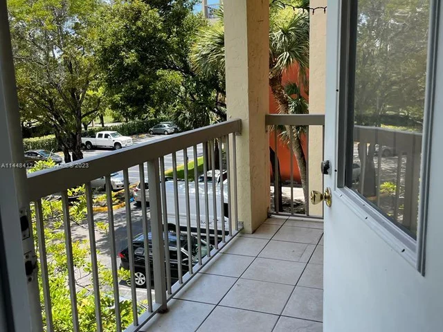 8120 Geneva Ct # 352, Doral FL 33166