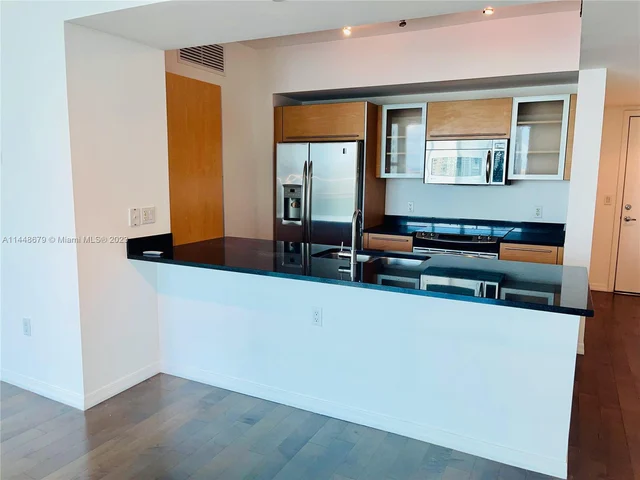 951 Brickell Ave # 3211, Miami FL 33131