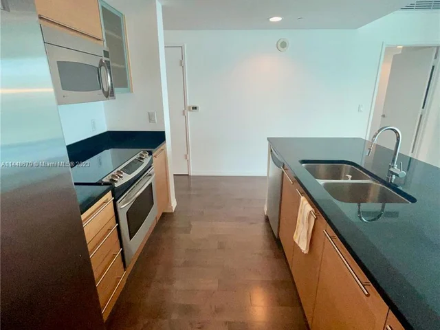951 Brickell Ave # 3211, Miami FL 33131