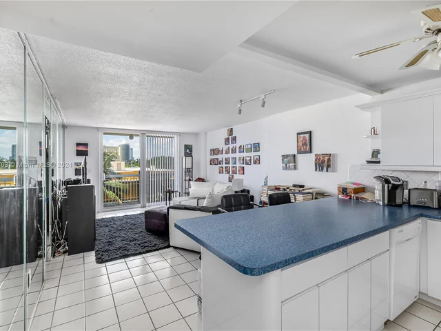 401 Ocean Dr # 504, Miami Beach FL 33139