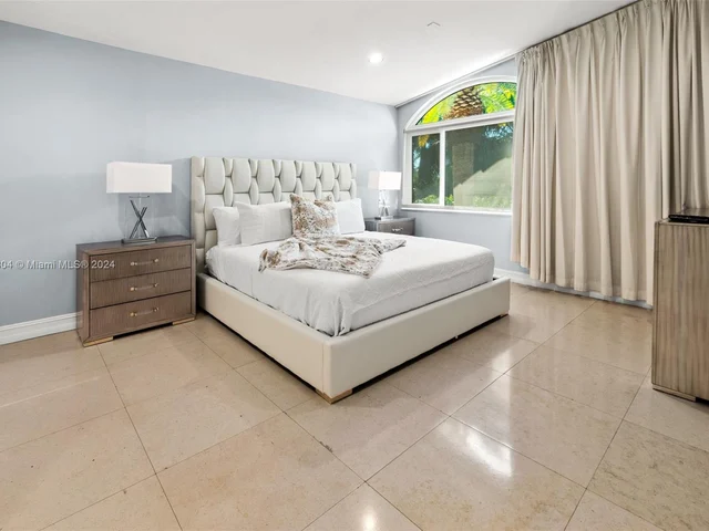 1500 NE 13th Ave, Miami FL 33139