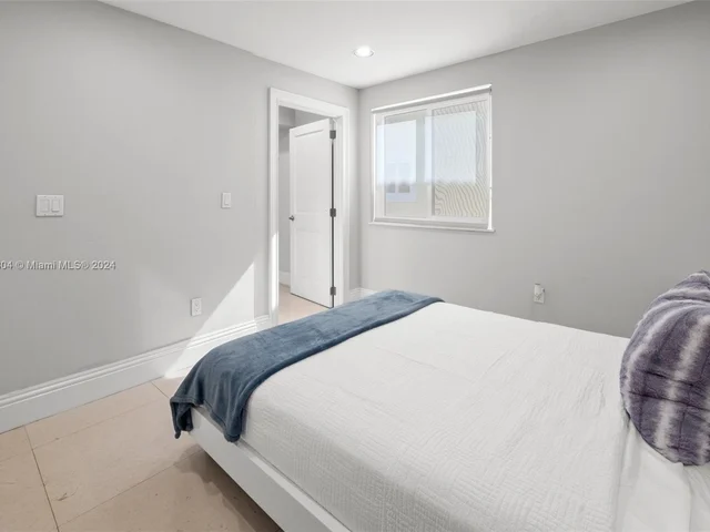 1500 NE 13th Ave, Miami FL 33139