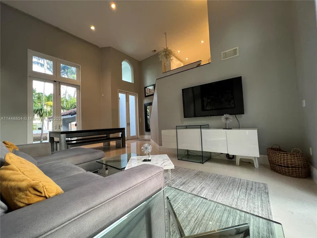 1500 NE 13th Ave, Miami FL 33139