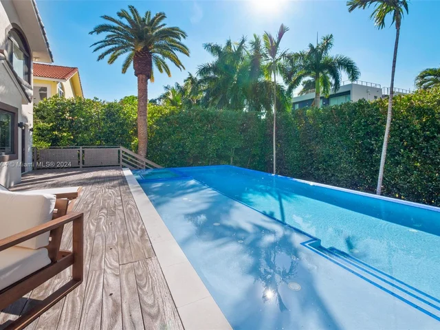 1500 NE 13th Ave, Miami FL 33139