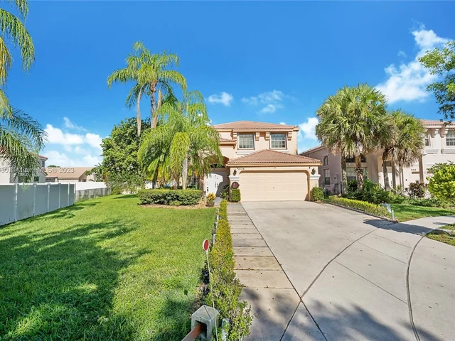 2124 NW 157th Ave, Pembroke Pines FL 33028