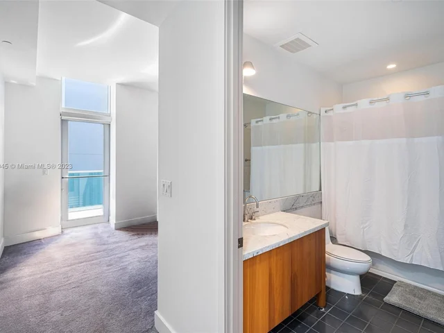 201 Aqua Ave, Miami Beach FL 33141