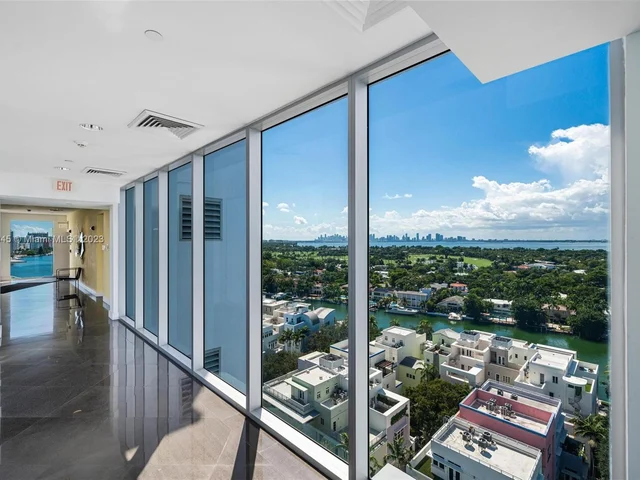 201 Aqua Ave, Miami Beach FL 33141