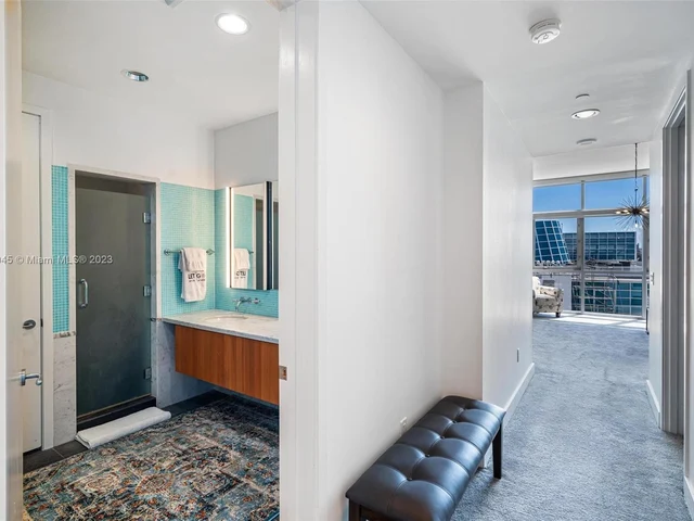 201 Aqua Ave, Miami Beach FL 33141